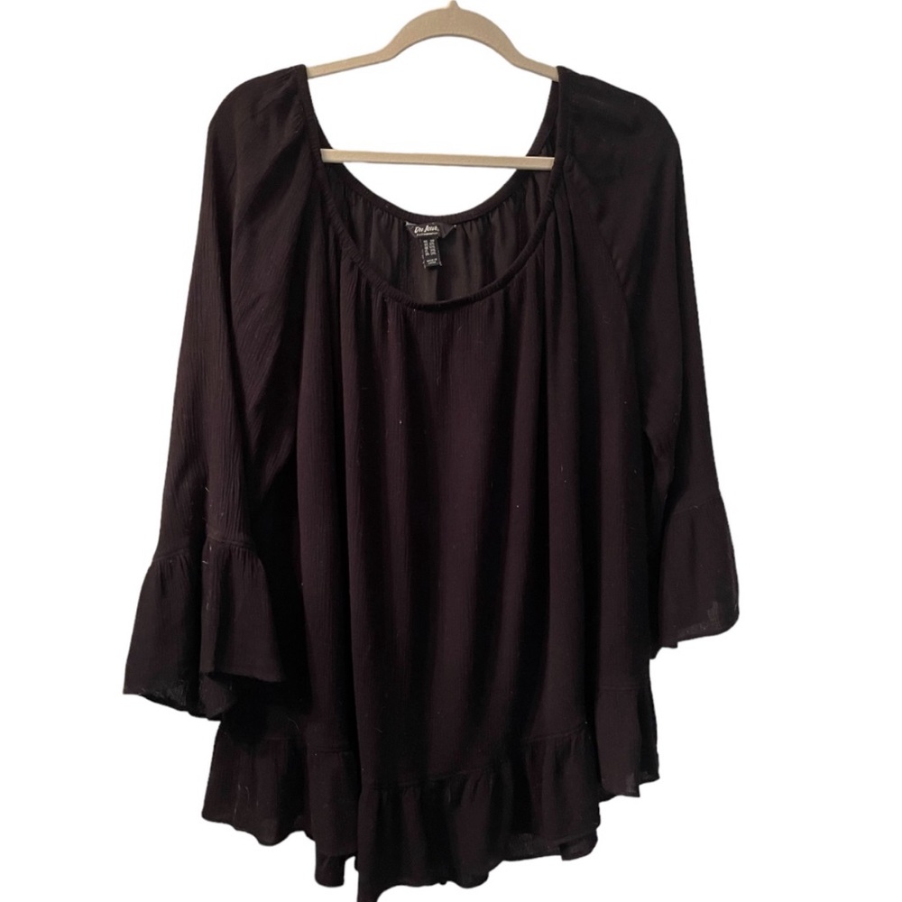 Du Jour Bell Sleeve Crinkle Gauze Off The Shoulder Top. Black. Size 2X